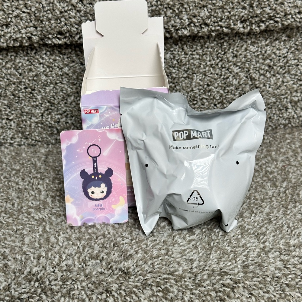 [Authentic] *Opened* Hacipupu The Constellation Series Vinyl Plush - Scorpio
